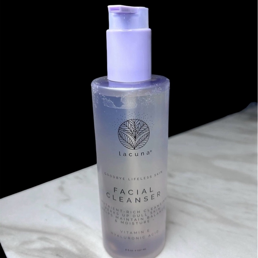 New Lacuna FACIAL CLEANSER with Vitamin E & Hyaluronic Acid 8 oz SEALED